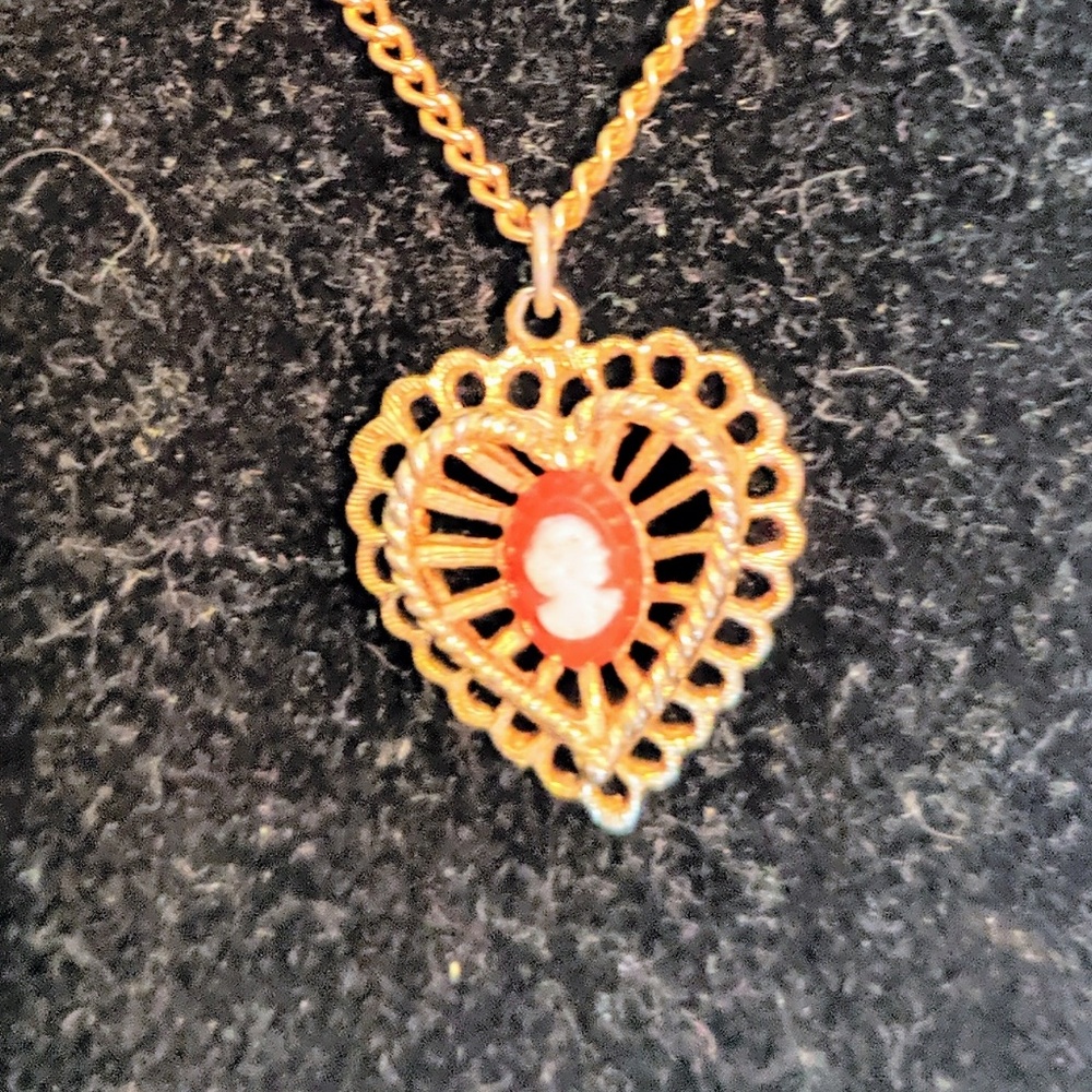 Filigree Heart w/Pink Cameo Inset Necklace